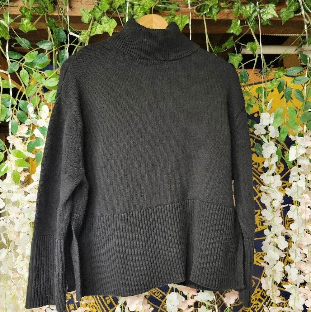 GAP black turtleneck sweater